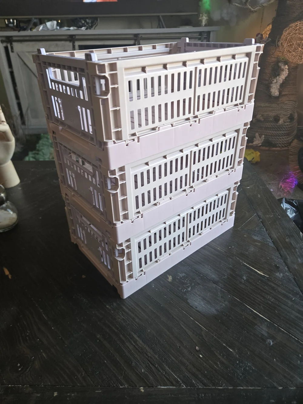 Collapsible Plastic Storage Crate in Light Lavender